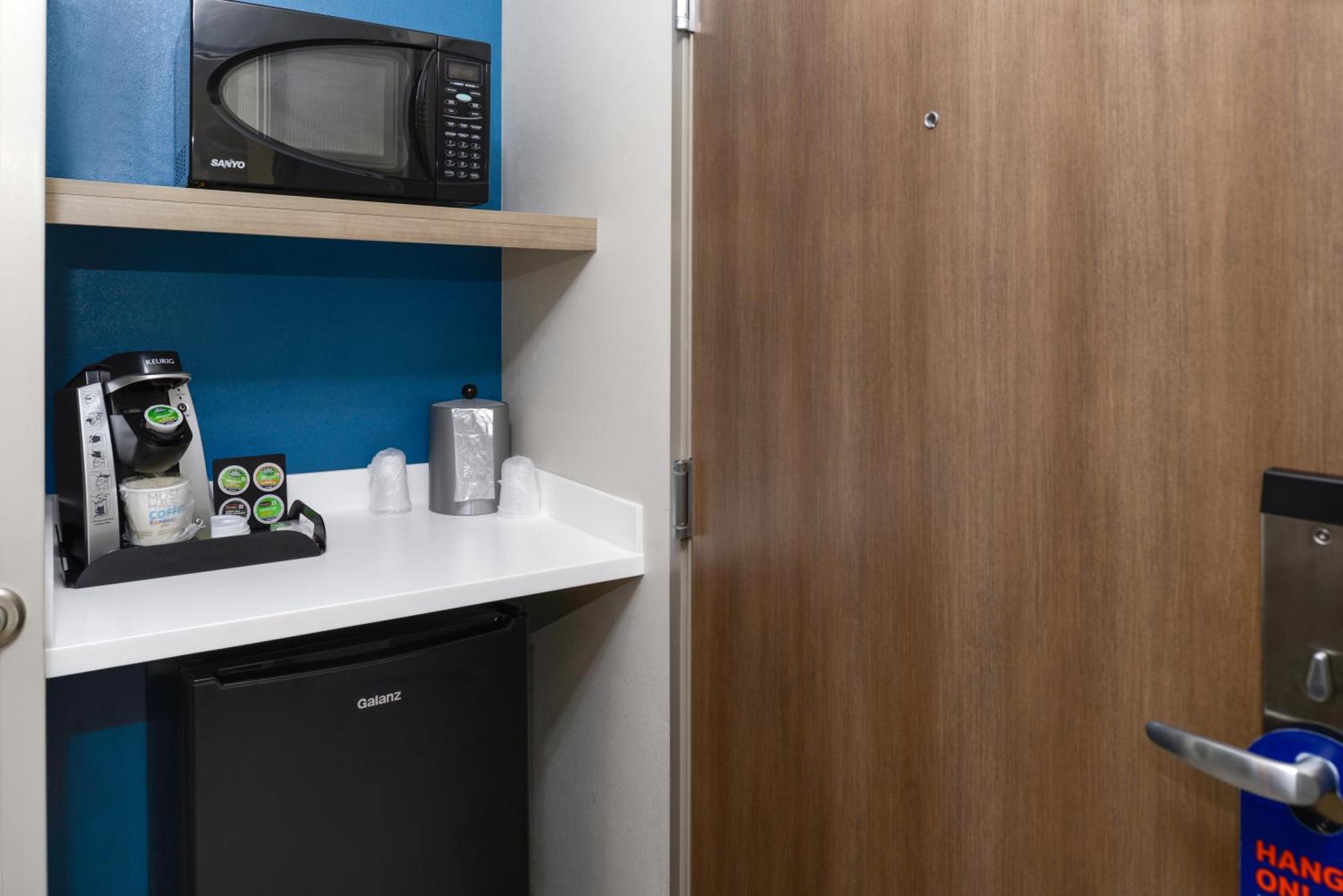 Holiday Inn Express Hotel And Suites Marysville By Ihg Esterno foto