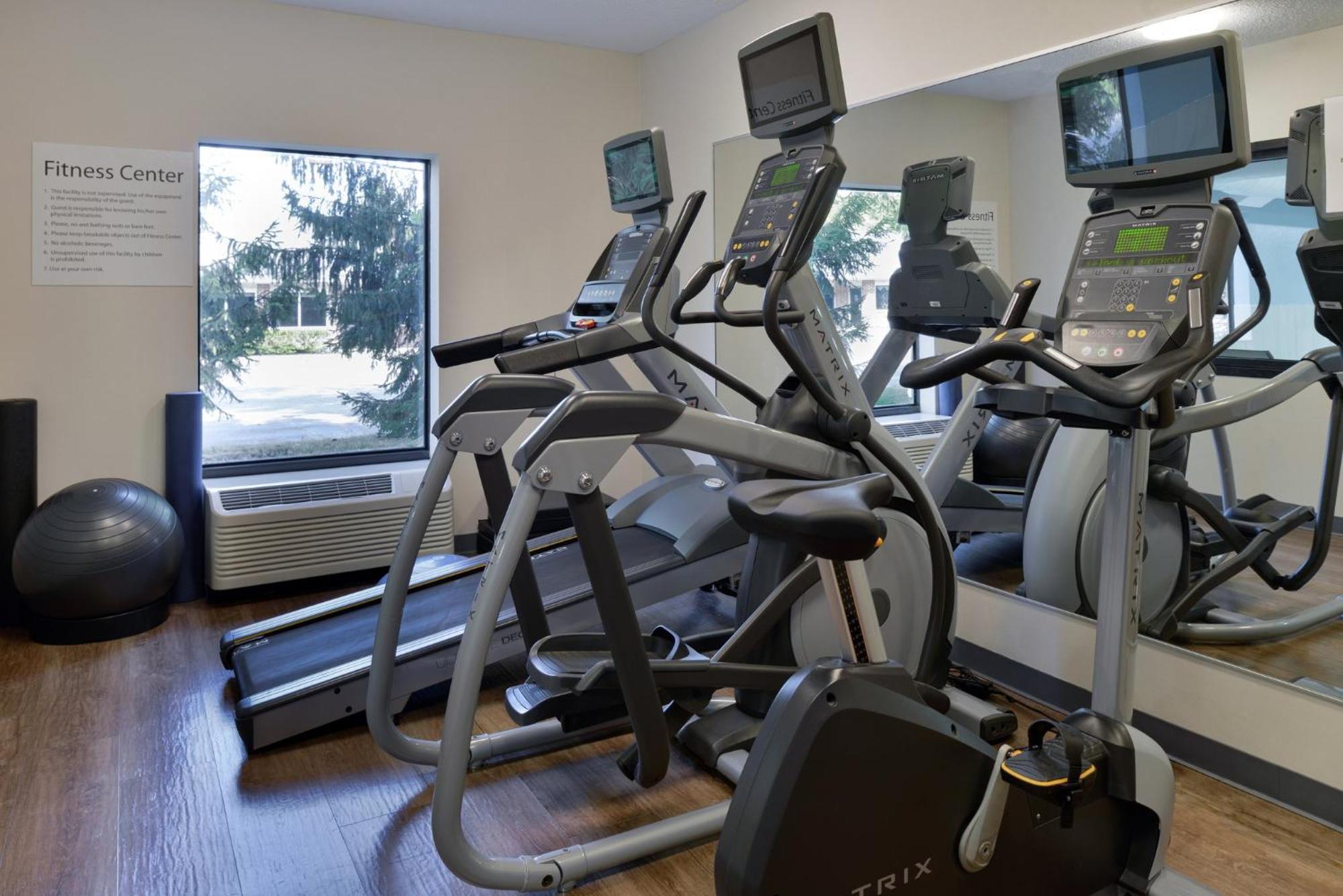 Holiday Inn Express Hotel And Suites Marysville By Ihg Esterno foto