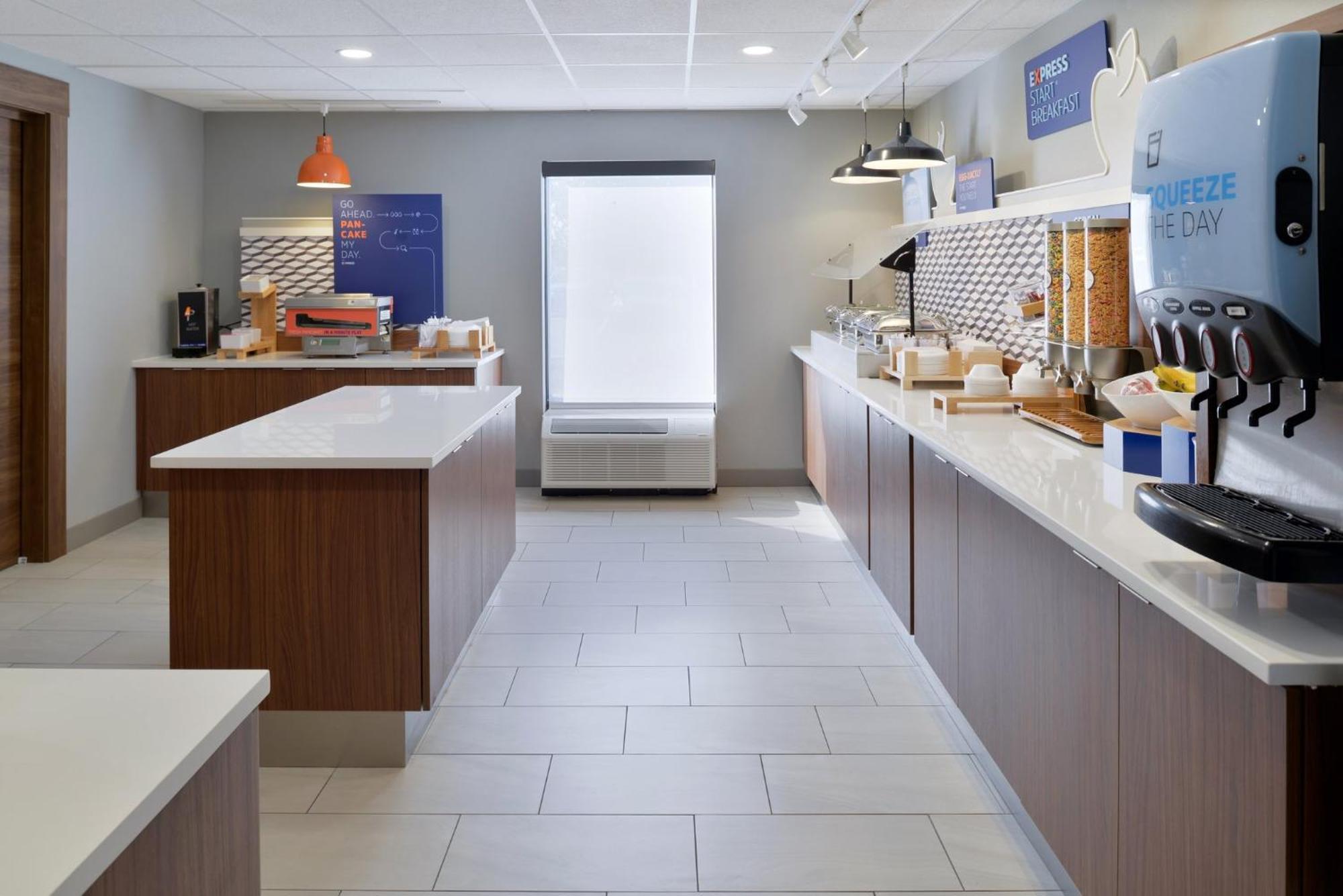 Holiday Inn Express Hotel And Suites Marysville By Ihg Esterno foto